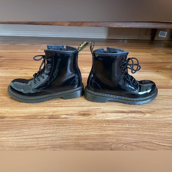 Dr. Martens unisex-junior 1460 Patent Leather Boot - Picture 4 of 9